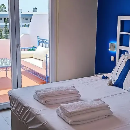 Apartament Blue & Yellow Penthouse With Terrace At Balaia Mar